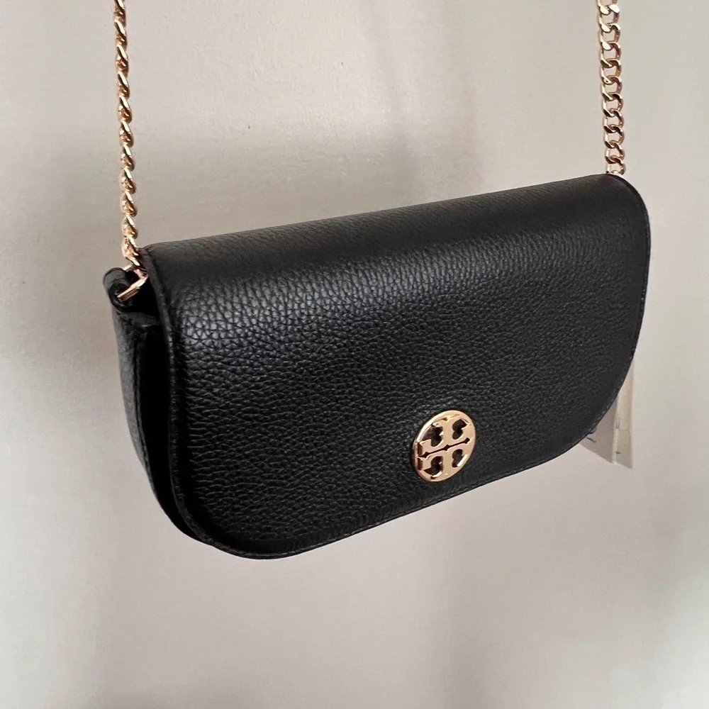 TORY BURCH• CHELSEA CROSSBODY PEBBLE LEATHER BLACK GOLD LOGO